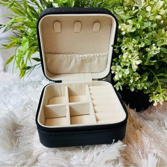 💖 Travel Jewelry Box Organizer Display Portable convenient‎ Case Color Bl… - Picture 8 of 10